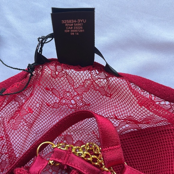 Victoria’s Secret Red Lace Long Teddy Front Slit 36C With Golden Chain Detail - Picture 8 of 11